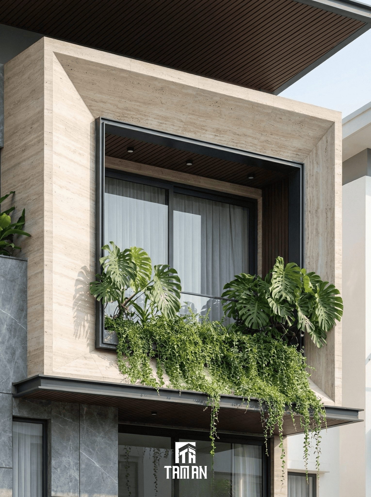 Những mảng xanh được bổ sung giữa những khối kiến trúc vuông vức