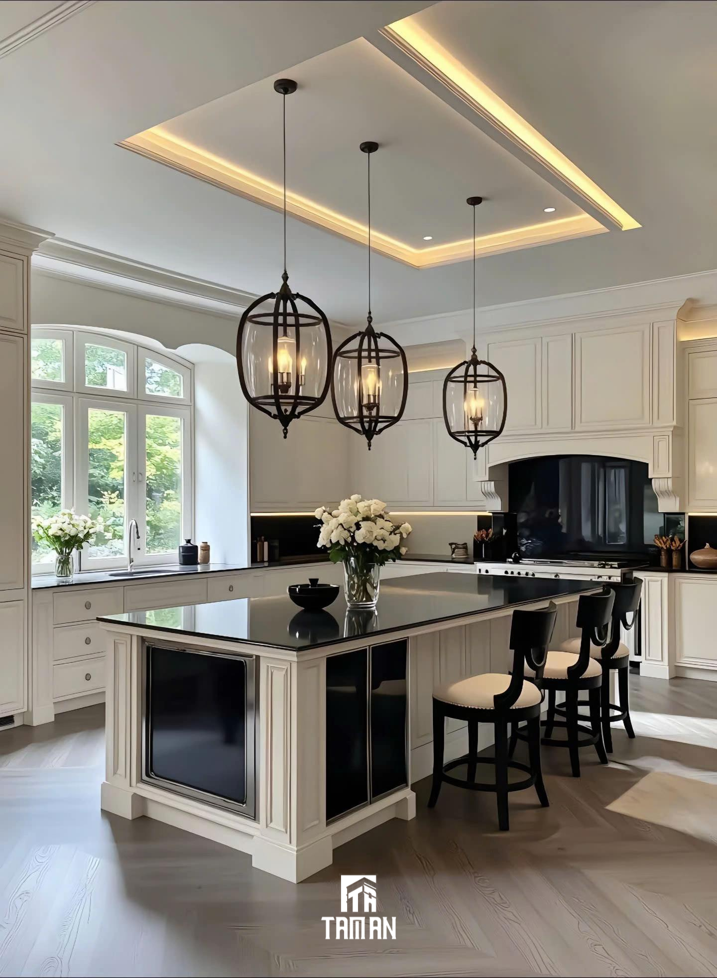 Hệ kính kịch trần được bố trí trong nhiều phòng giúp ngôi nhà luôn tràn ngập ánh sáng tự nhiên 