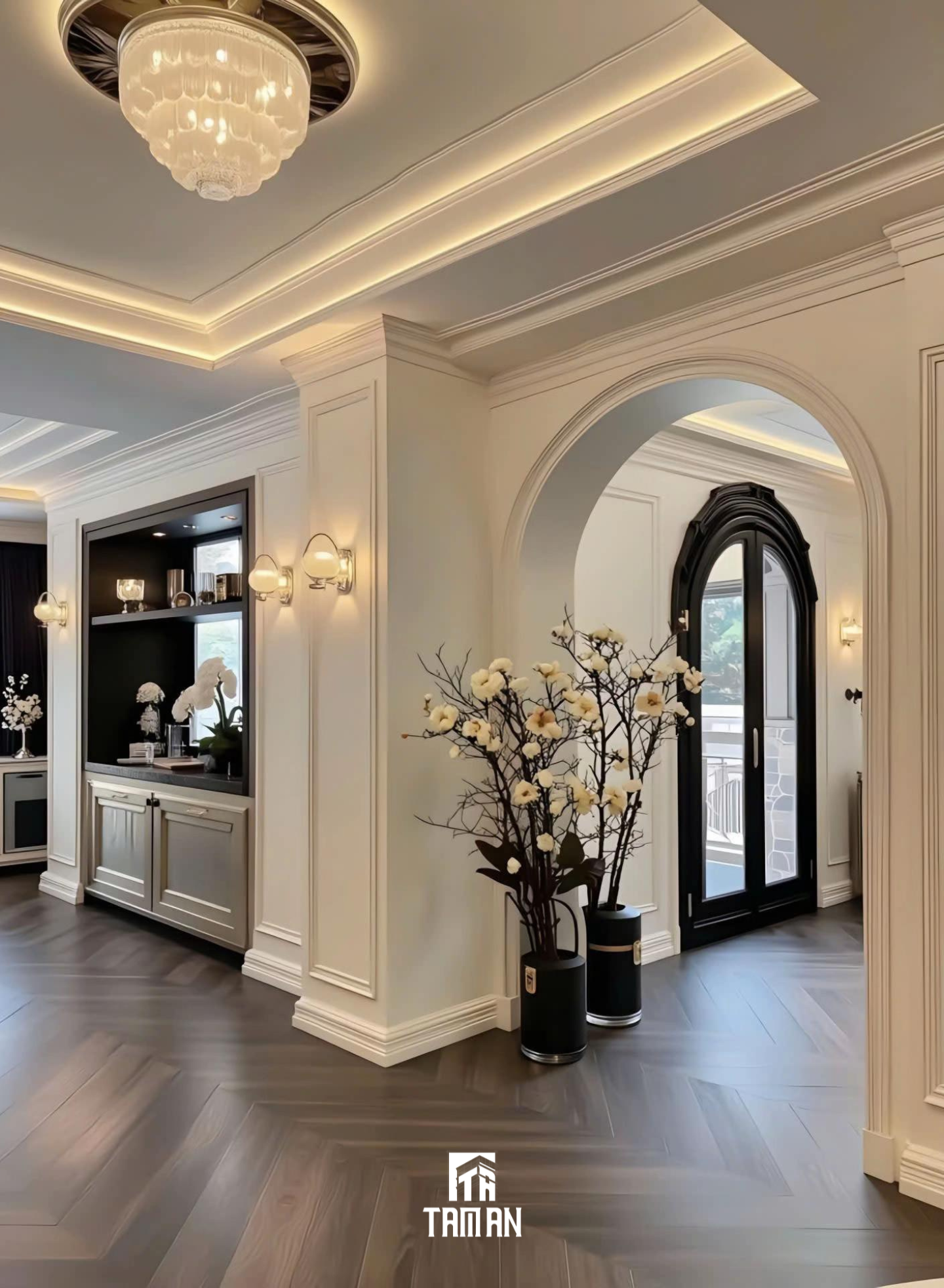 Các vật liệu như đá marble và sàn gỗ kết hợp làm trung hòa giữa nóng và lạnh của ngôi nhà